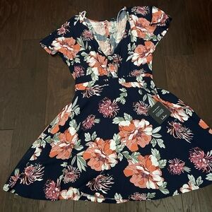 NWT Lulu dress